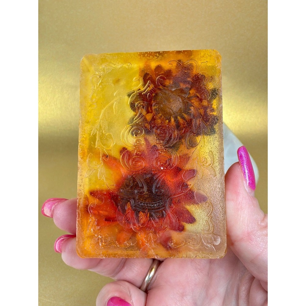 🌼 Unscented Handmade Glycerin Soap ✨ Naturally Colored Chrysanthemums - Picture 3 of 7